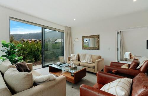 Kawarau Falls House | Jacks Point Family Retreat - Jacks Point Home