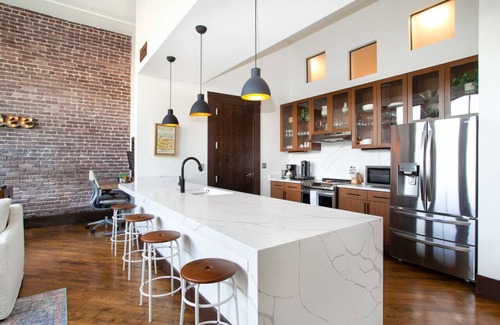 Old City Apartment | Jackson Jewel - Downtown Suite