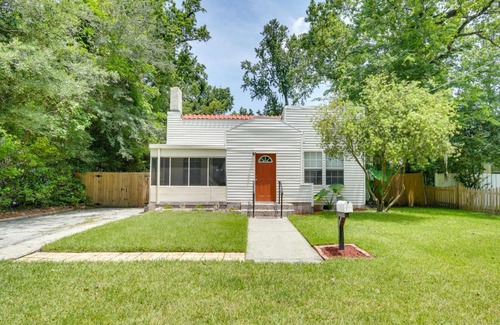 Lakeshore South House | Jacksonville Vacation Rental about 7 Mi to Downtown!