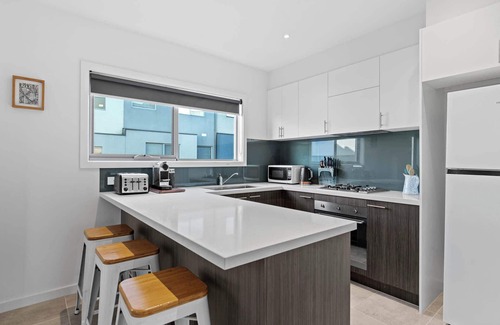 Safety Beach House | Jackstay.
