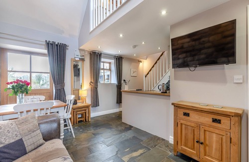 Cauldon Low Cottage | Jacob's Barn - UK46733