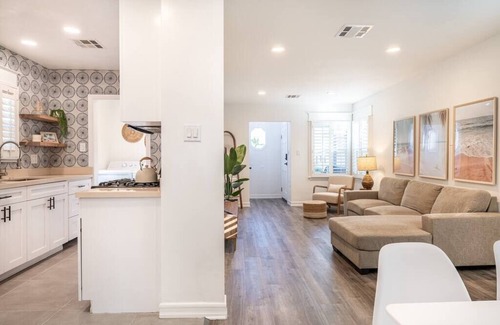 Hawthorne House | Jacuzzi+Game Room+Backyard Oasis! *5min to SoFi!*