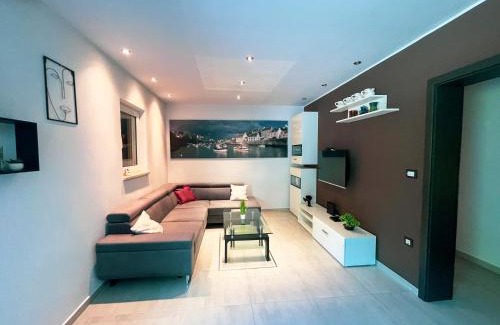 Banjole House | Jacuzzi Garden Cottage