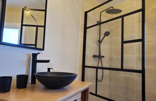 Flaviac House | Jacuzzi privatif dans maison de village au calme