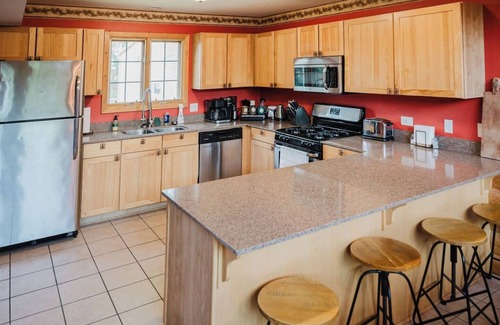 Oglesby Cabin | Jacuzzis & Family Kitchen & Entertainment Area