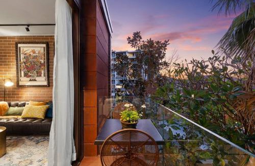 Petersham Apartment | Jade View - Vintage Soul and Sunset Strolls