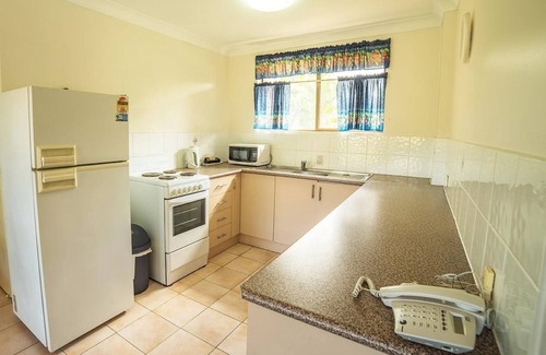 Broadbeach Waters Apartment | Jadon Place
