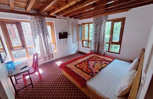 Laripora House | Jahangir Cottage Pahalgam