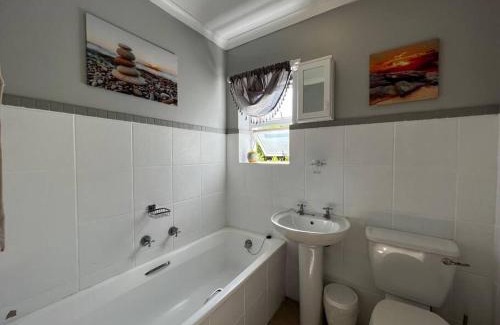 Marina Martinique Apartment | Jamaican Palms 28