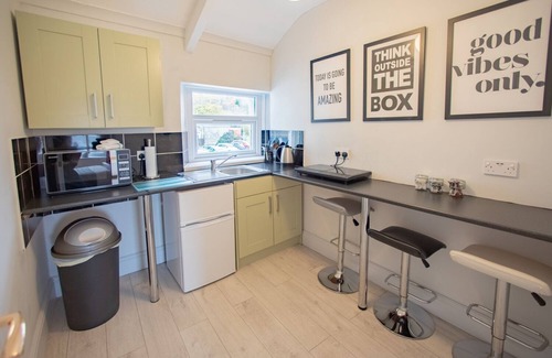 Dowlais Apartment | James' Place Dowlais Self Catering Studio 3 Sioni
