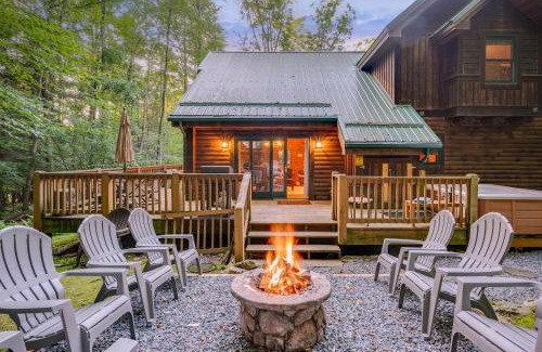 Thayerville House | Jamesons Cabin! 8 Minutes to Wisp, HotTub, FirePit, Pets, EV Chgr
