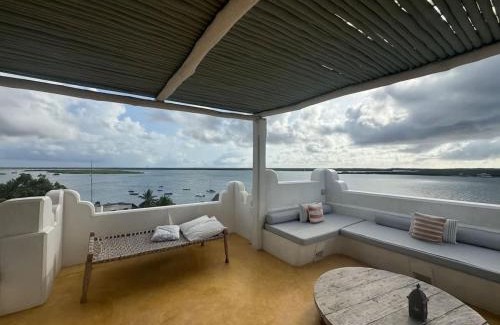 Shela Apartment | Jannah Penthouse with AC and Rooftop