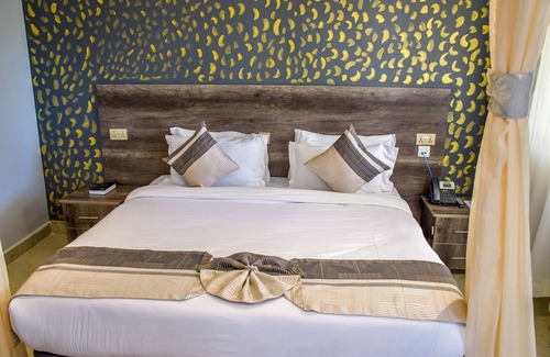 Naro Moru Hotel | Jaqanaz Resort