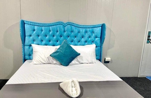 Samal Bed & Breakfast | Jardin De Ysabelle and Hobbiton Cafe