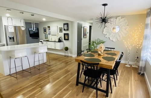 Prosperity Church Road House | Jardin Encantando ~15 min to uptown, double master bedrooms