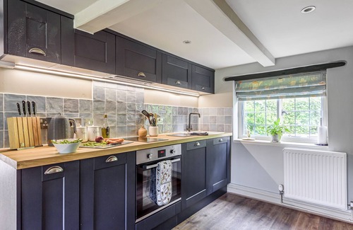 Blandford Forum Apartment | Jasmine Cottage- one bed apartment in one of the oldest cottages in the village.
