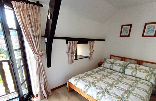 Masserac Cottage | Jasmine Cottage, South Brittany Cottage, free bikes, WiFi, near village