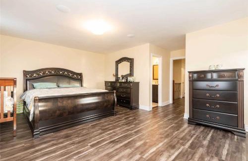 Meadowvale Village House | Jazzy Home Stay