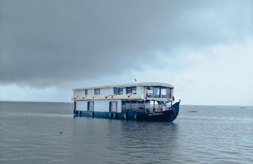 Erezha Boat Rental | JCT Houseboat