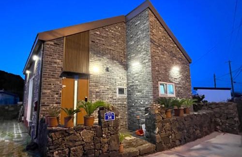 Gujwa House | Jeju Gimnyeongri One