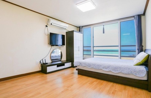 Jeju City House | Jeju Udo Baram Story Pension