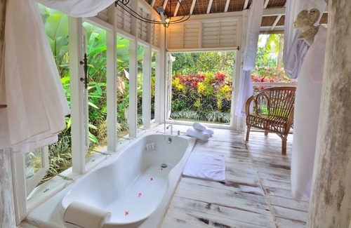 Melayang Villa | JENDELA DI BALI near UBUD | "An astonishing adventure" "A Hollywood set" | *