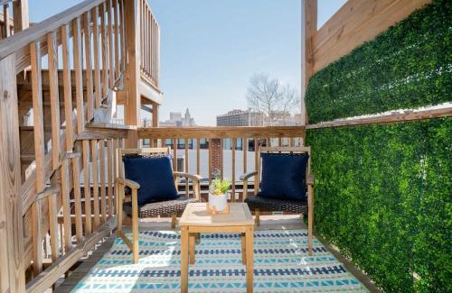 Federal Hill Apartment | Jennifer's Amazing View Private Apartment with Relaxing Deck