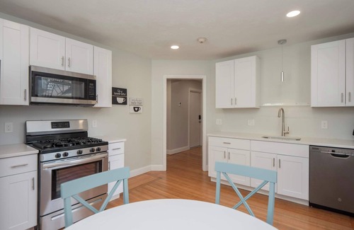 Wayland Apartment | Jennifer's College Hill Apartment Close to Everything