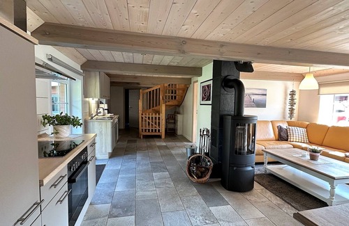 Grellsbull House | Jeppe Hus, Hunde Willkommen, Eingezäunt, Kamin, Wlan, Nordseenähe, Reetdach