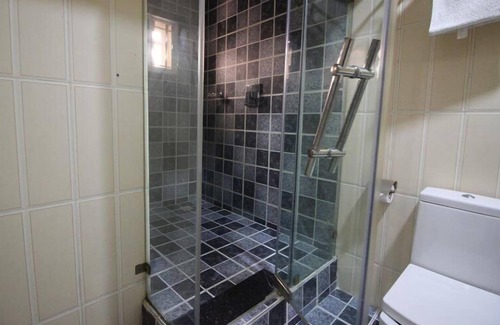 Yenagoa House | Jerry Cedarwood Guest House