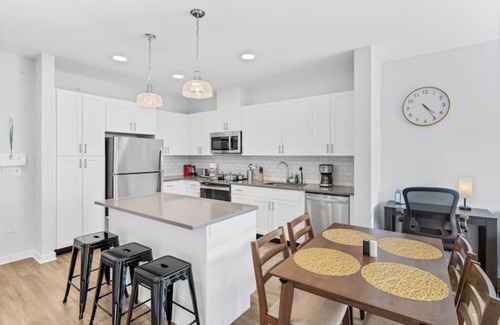 West Side Apartment | Jersey City's Best: Deluxe Condo 15 Minutes to NYC