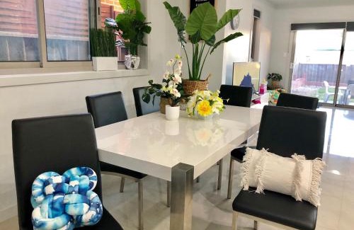 Fairfield Heights House | Jewel in the West-Newly Built and Spacious