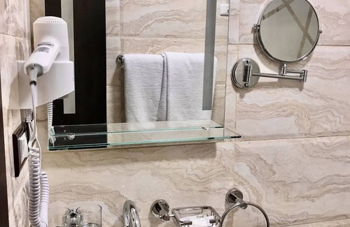 Al-Manakh Hotel | Jewel Port Said Hotel