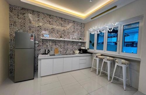 Taman Pakatan House | jia Residence 21 pax Karaoke & Snooker