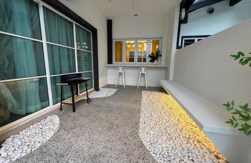 Taman Pakatan House | jia Residence 21 pax Karaoke & Snooker
