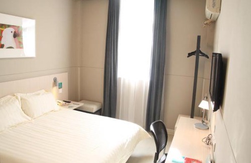 Huayuan Road Area Hotel | Jingjiang Inn Zhengzhou Hongqi Road