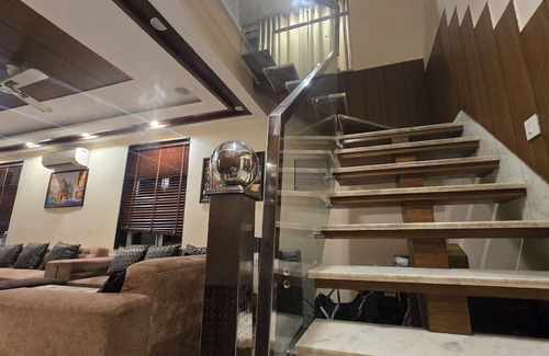 Vasant Kunj Bed & Breakfast | JMD Residency