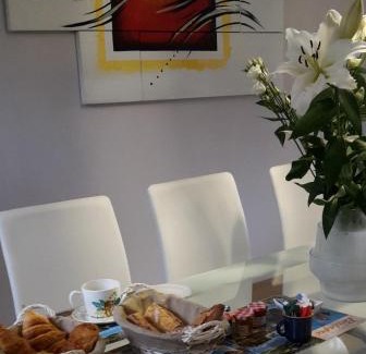 Hopital-Camfrout Bed & Breakfast | Joelle et Hans B&B