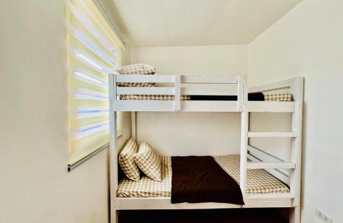 General Santos House | JOELYs Rest and Stay House 1 with WIFI TV NETFLIX and 2 AC rooms