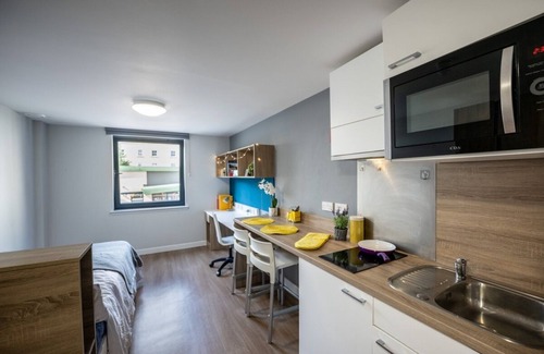 Bonnington Apartment | JOIVY Affordable Edinburgh - Adults only