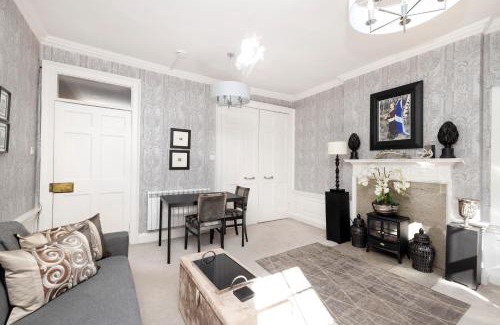 New Town Apartment | JOIVY Exclusive Apartment at the Heart of New Town