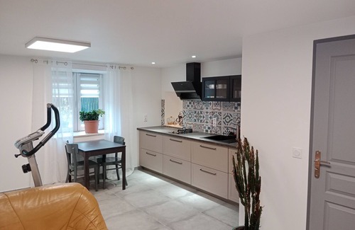 Champis Apartment | Joli Appartement Moderne a la Campagne