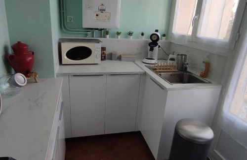 Aiguelongue Apartment | Joli F2 45m2 parking privé proche tram ligne 1 et 2