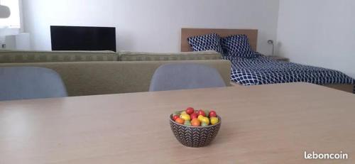 Denain Apartment | Joli studio spacieux au rez de chaussée
