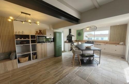 Le Perrier House | JOLIE MAISON AVEC PISCINE CHAUFFEE EN CAMPAGNE