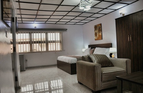 Oshodi-Isolo Bed & Breakfast | Jolie Suites