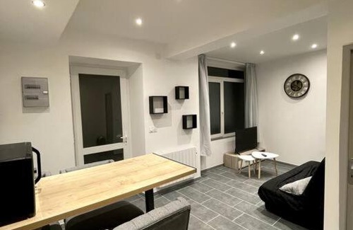 Saint-Donat-sur-l'Herbasse Apartment | Jolie T2 au coeur des collines