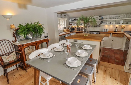 Horncastle Cottage | JOLLS COTTAGE, pet friendly, character holiday cottage in Horncastle