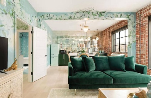 Golden Triangle Apartment | Joon Art Suite 201