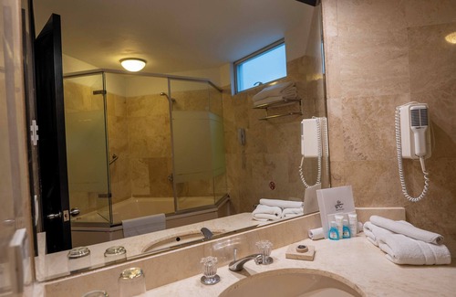 Petit Jean Ocharan Hotel | Jose Antonio Executive